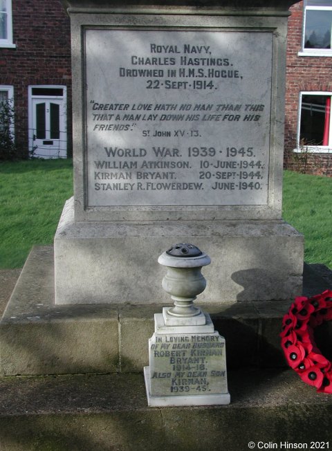 The 1914-1918 War Memorial in Skirlaugh Churchyard.