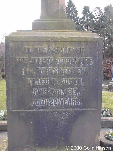 The 1914-1919 War Memorial in Scawton Churchyard.